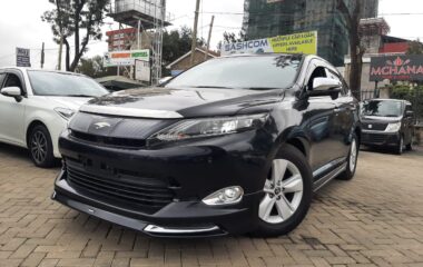 TOYOTA HARRIER 2017