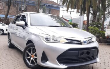 Toyota Fielder Hybrid 2018