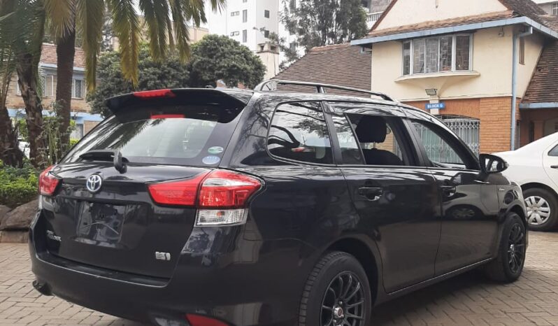 Toyota Fielder Hybrid 2018 full